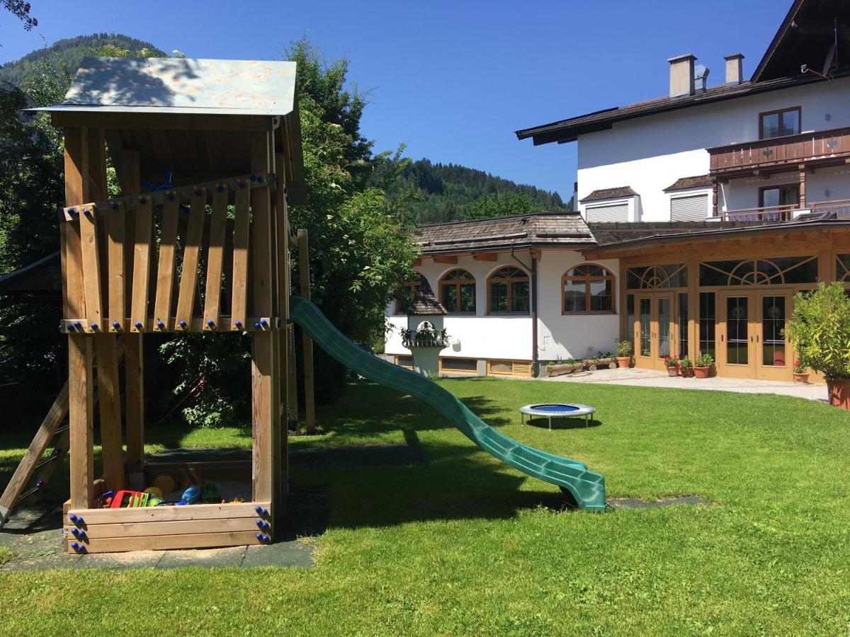 Hotel Metzgerwirt Kirchberg in Tirol Esterno foto