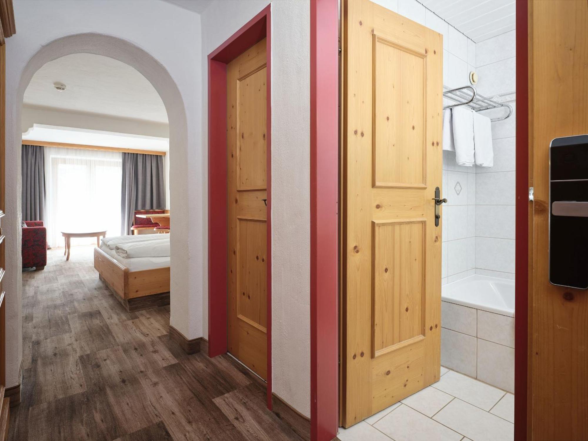 Hotel Metzgerwirt Kirchberg in Tirol Esterno foto