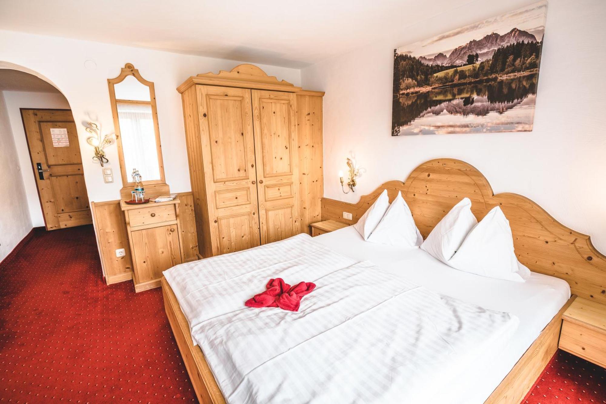 Hotel Metzgerwirt Kirchberg in Tirol Esterno foto