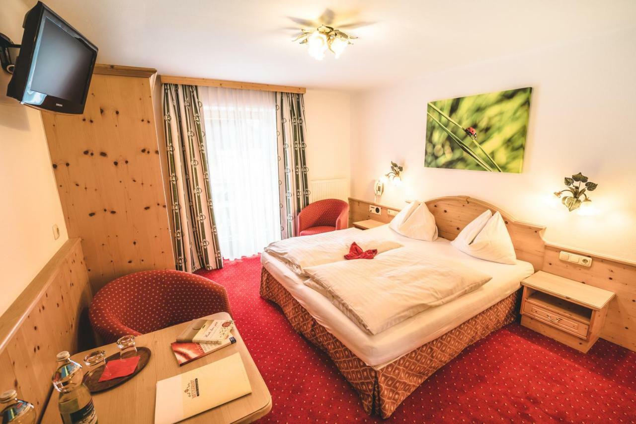 Hotel Metzgerwirt Kirchberg in Tirol Esterno foto